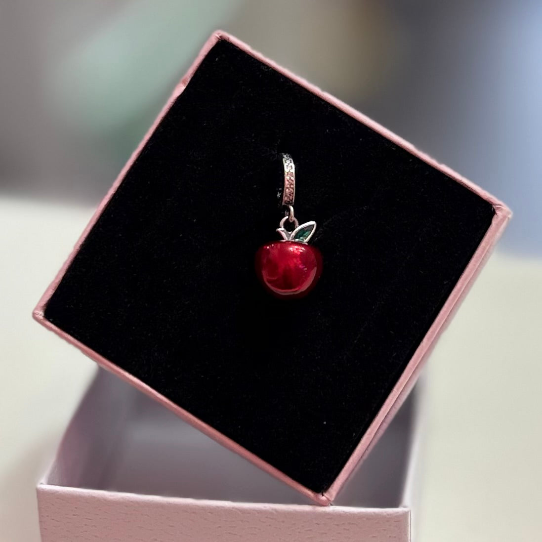CHP264 Charm colgante manzana roja 🍎