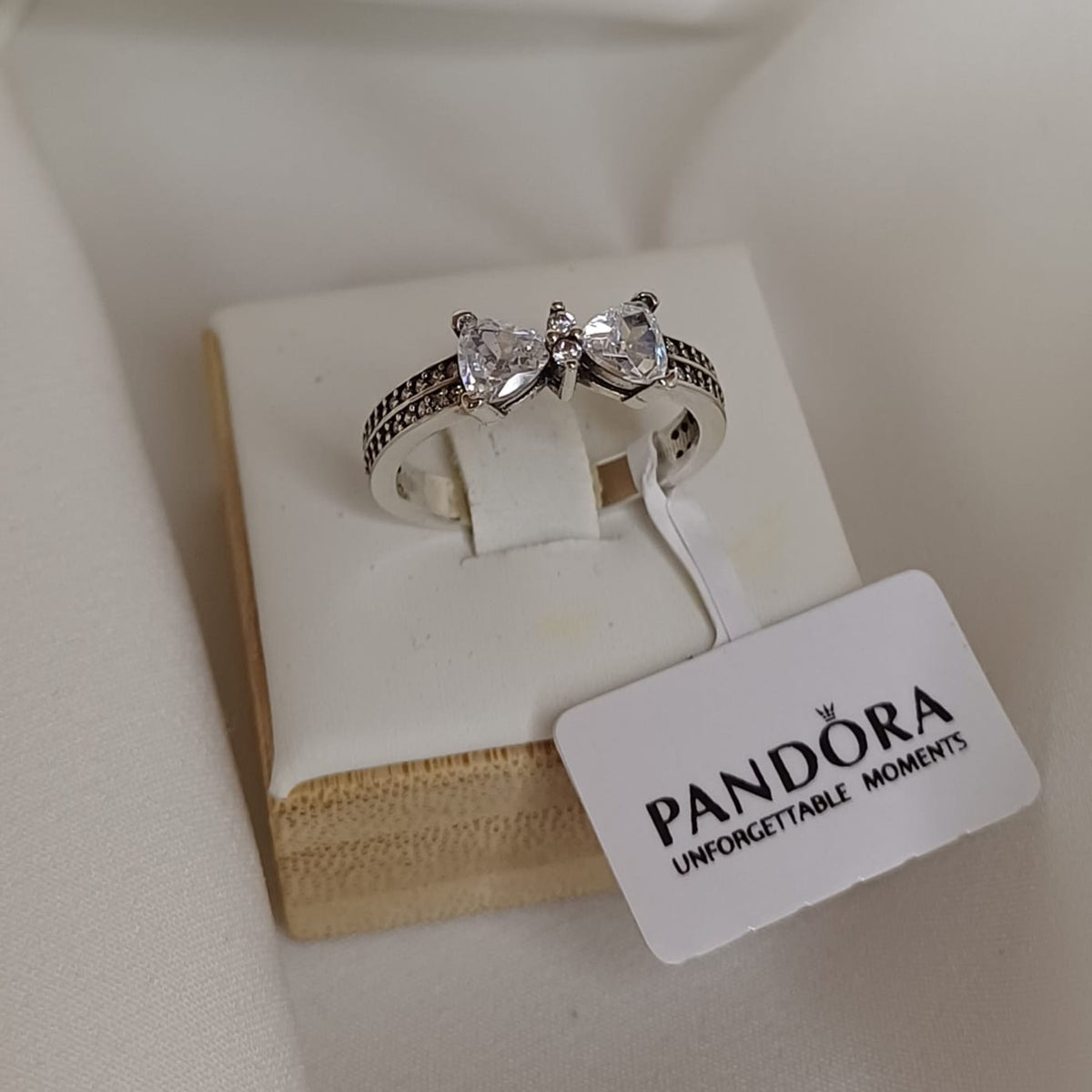 MB-99 Anillo estilo Pandora Incluye caja y paño de limpieza.