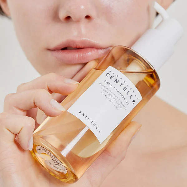 1556 SKIN1004 - Madagascar Centella Light Cleansing Oil 200 ML | Limpiador Hidratante y Calmante