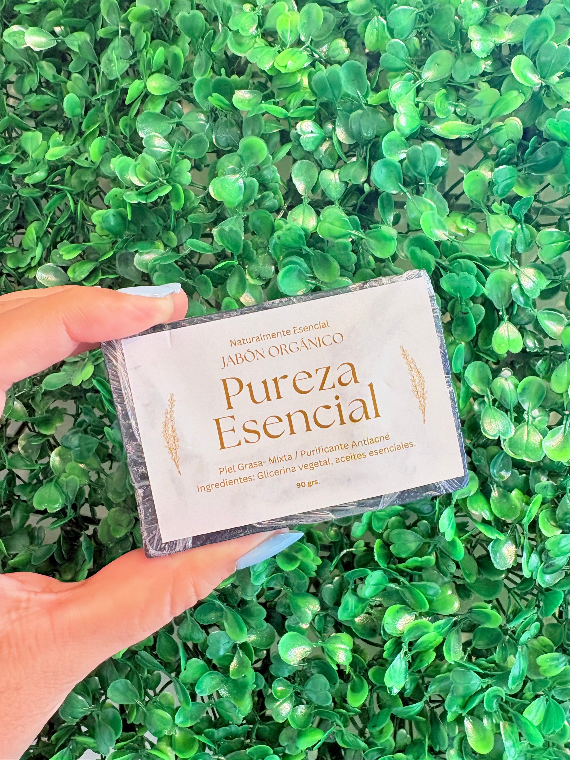 Jabón artesanal 🌿 Pureza Esencial - Carbón activado