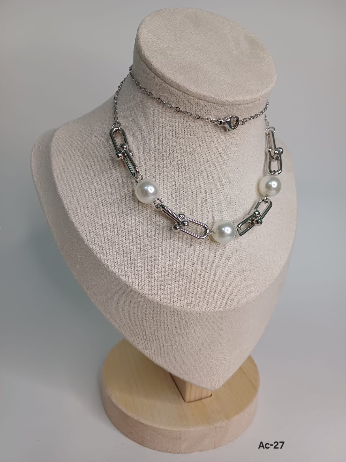 Ac-27 Collar en acero inoxidable.
