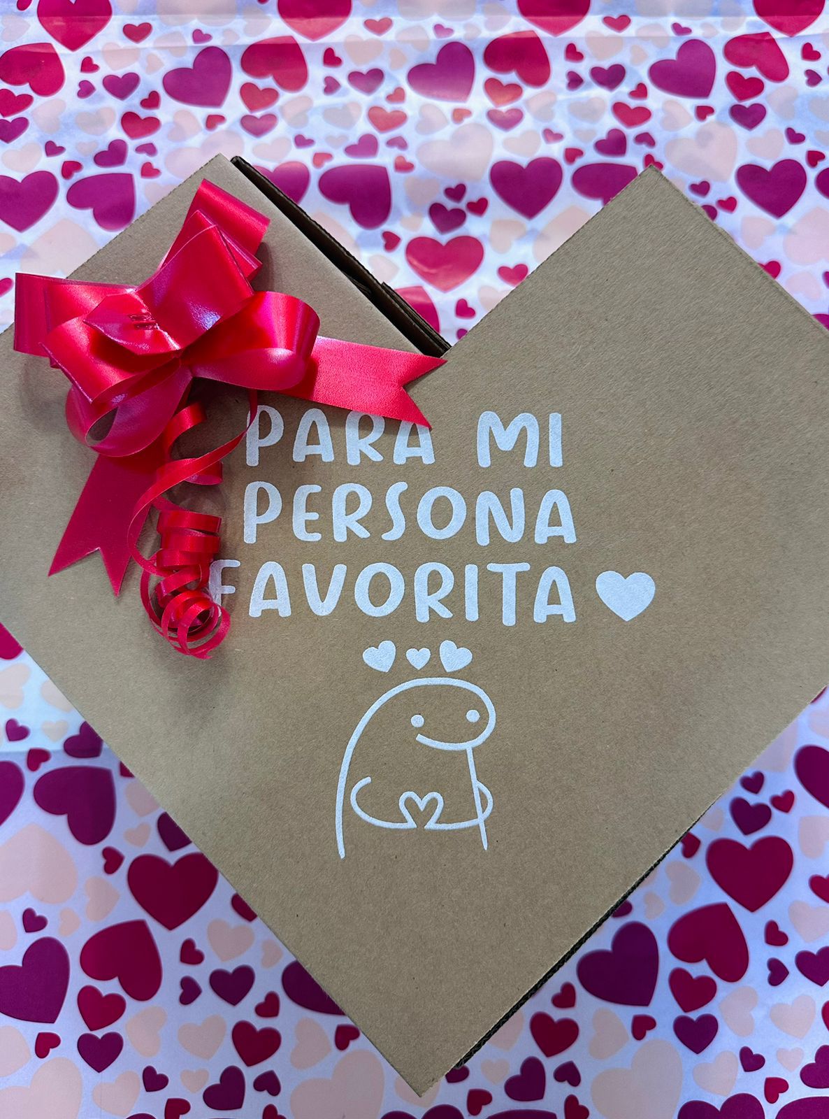 Caja corazón 30x30x10 “Para mi persona favorita”❤️