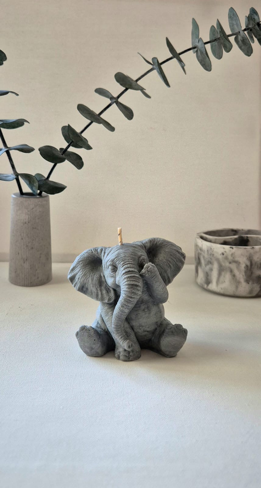 Vela decorativa de elefante con un toque de aroma Palo santo