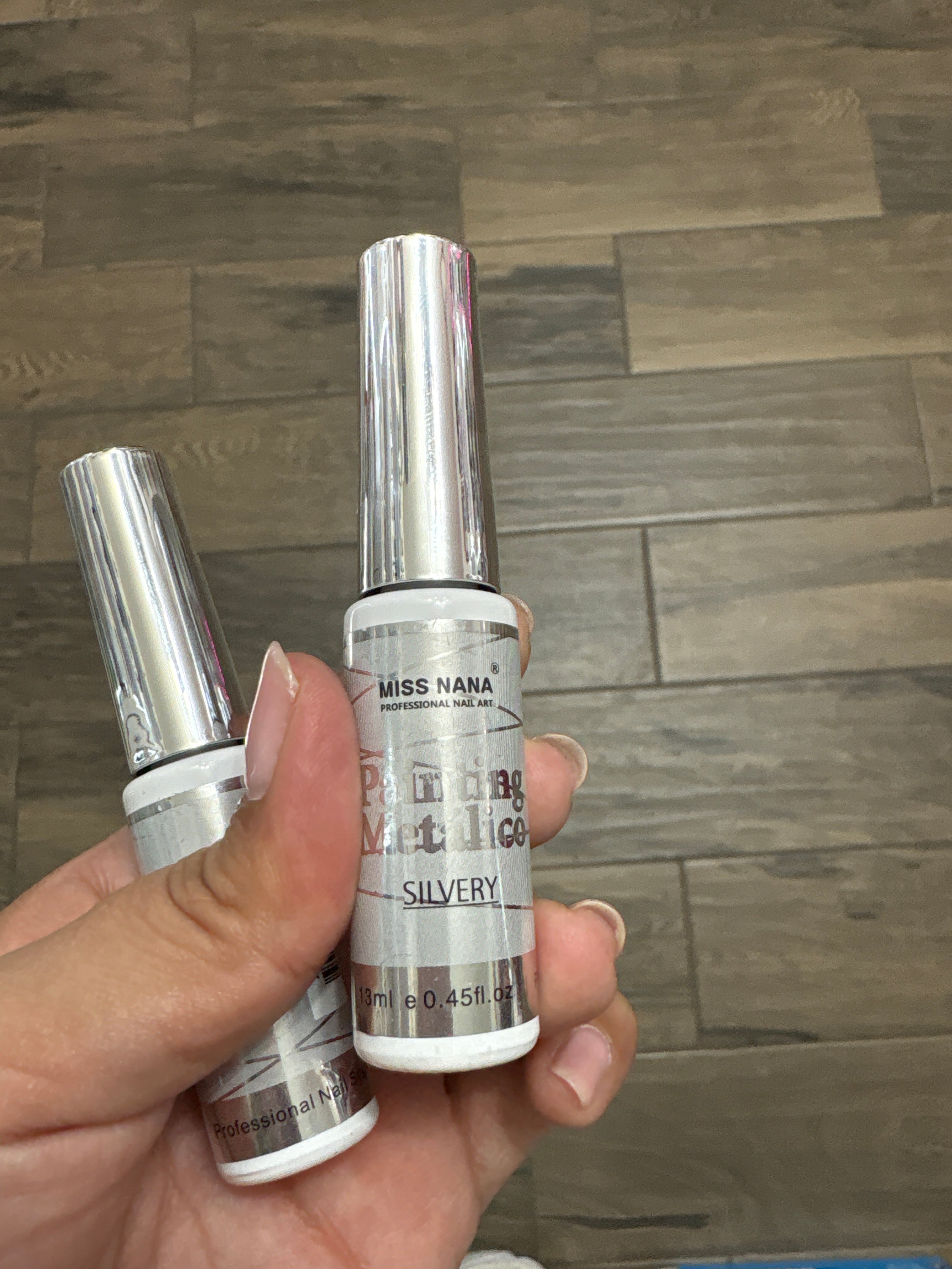 21010 Gel Liner Silvery Miss Nana