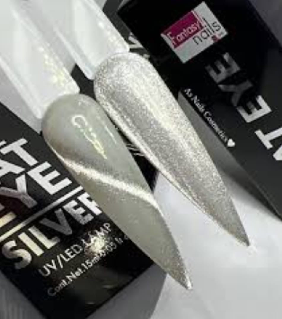 21179 Cat Eye Fantasy Nails