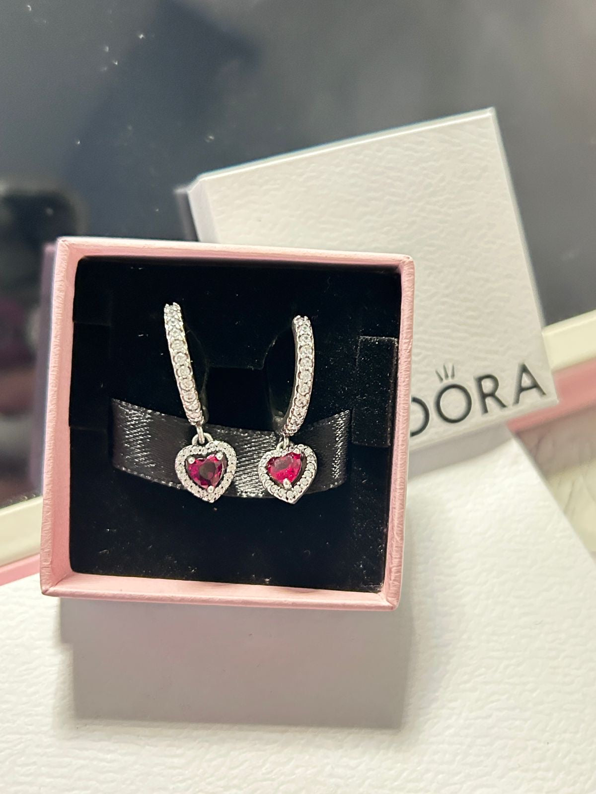 A16 Aretes con corazón colgante ❤️