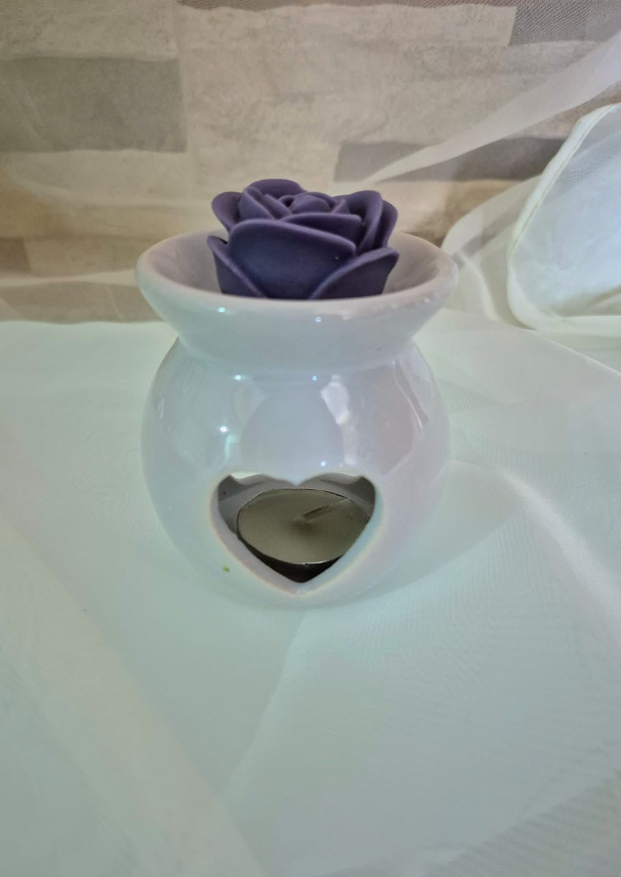 Difusor aromatico para cera  Diseño de corazón Color blanco.