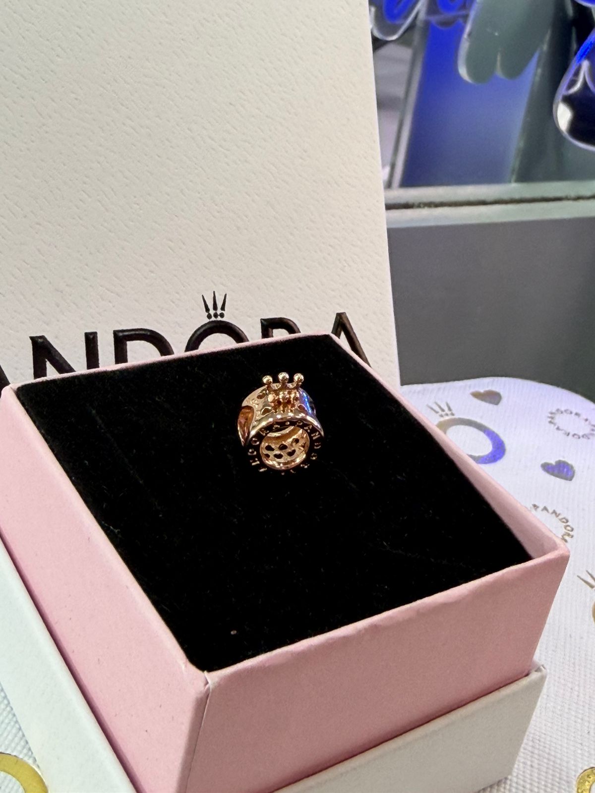 CHP246 Charm corona rose gold.