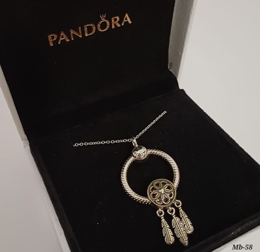 MB-58 Collar estilo Pandora Incluye Charm Atrapasueños. Incluye caja y paño de limpieza. Material: Baño de plata.