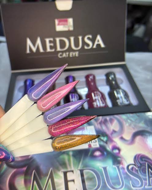21169 Gamas Fantasy Nails
