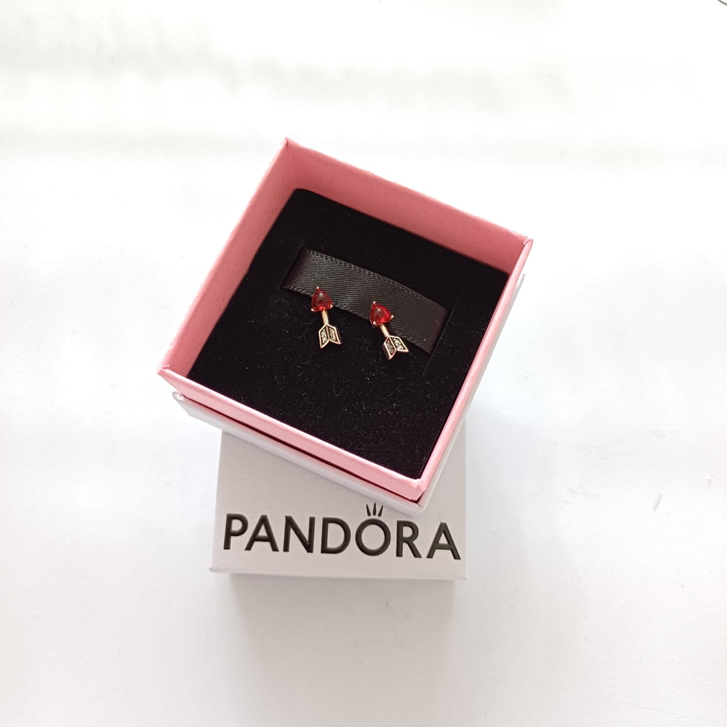 9023 Aretes estilo Pandora  Incluye caja