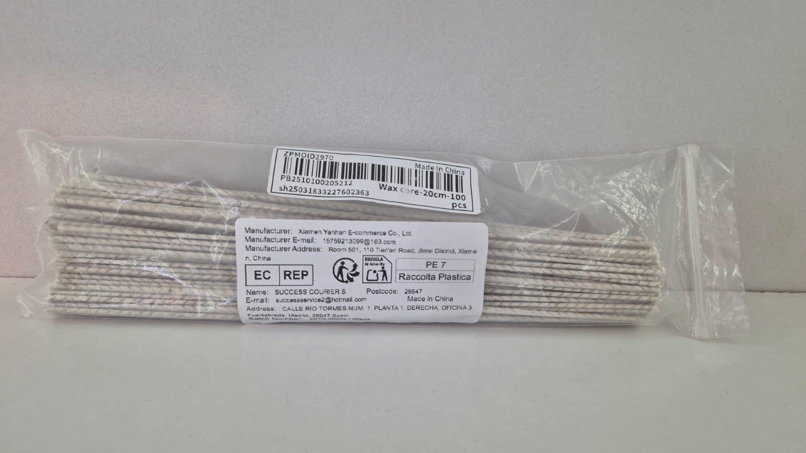 1 paquete de 100 pabilos 
20 cm cada pabilo