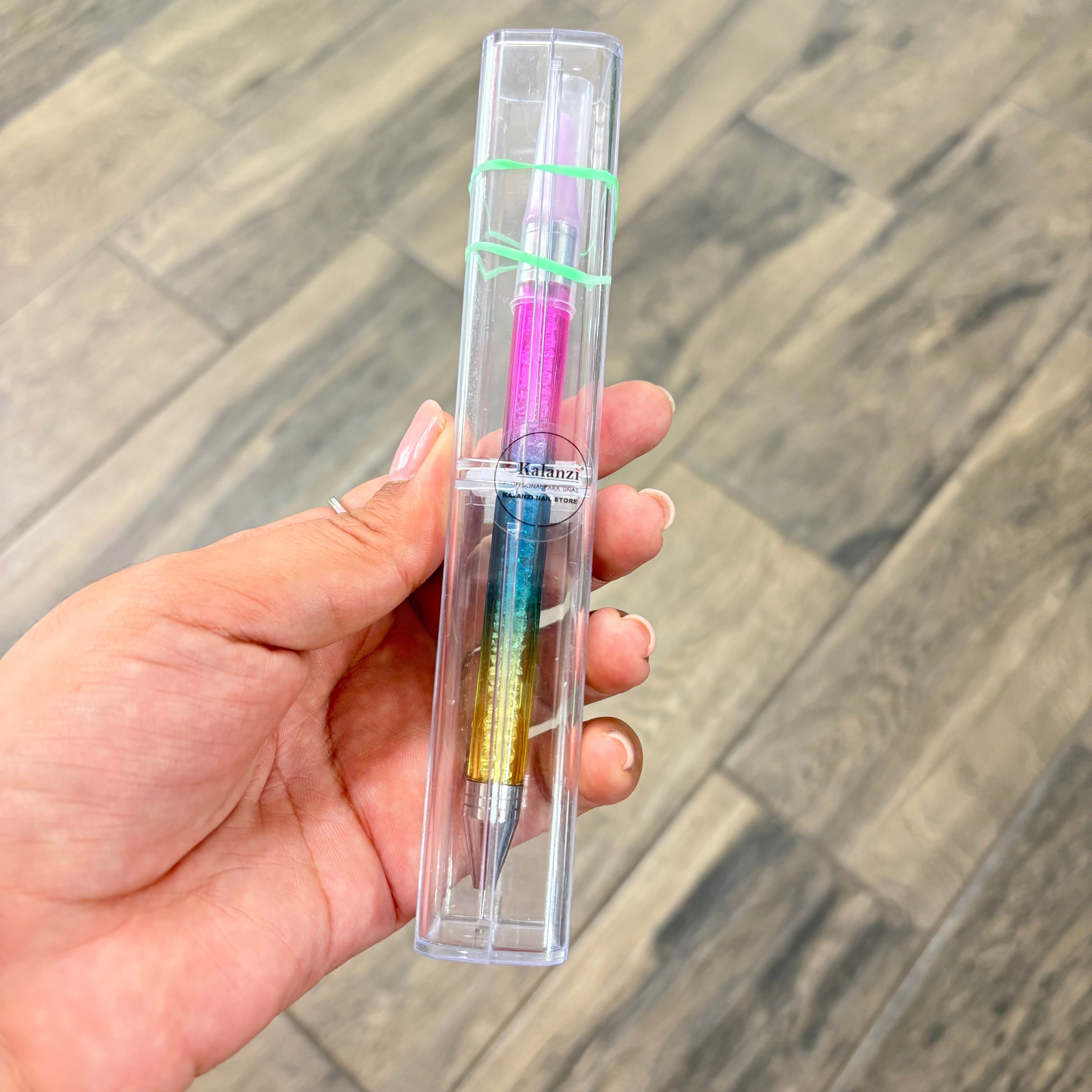 21105 Katana Lápiz Mágico para decorar uñas.