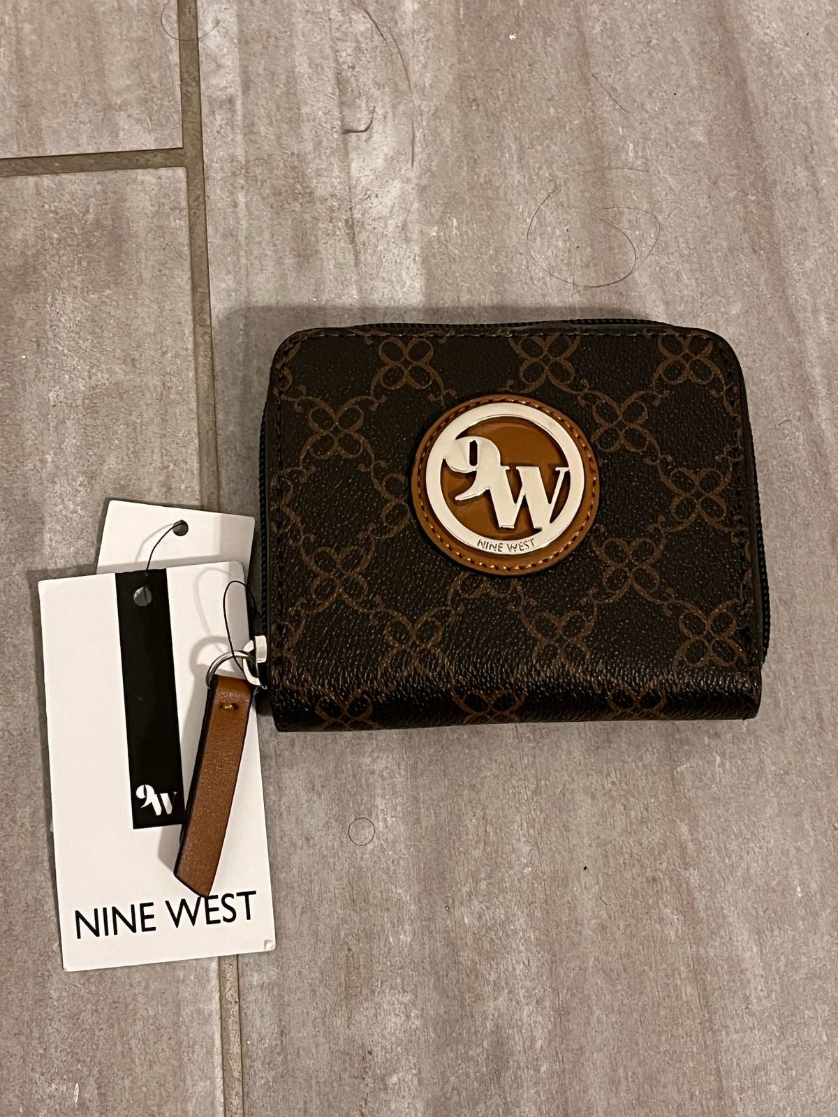 Cartera Nine west