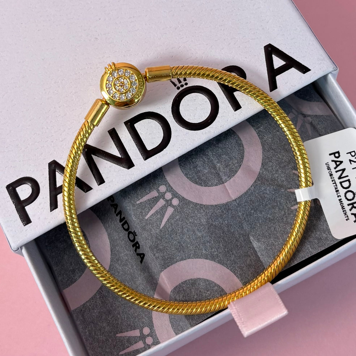 P21 Brazalete estilo Pandora Incluye caja. Material: Baño de plata.