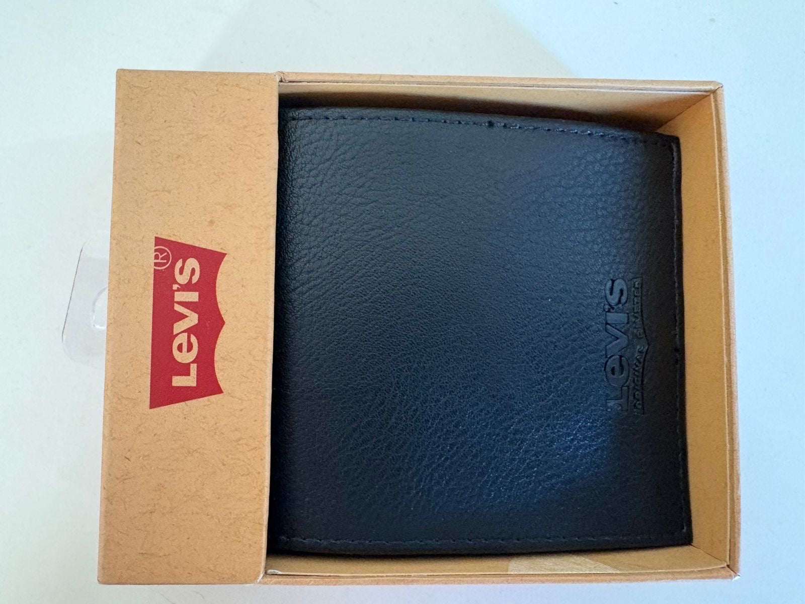 Cartera Levis Caballero