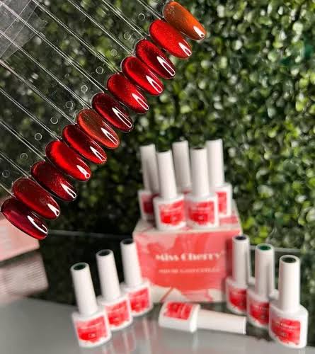 21004 Gel Ojo de Gato Cereza Miss Cherry