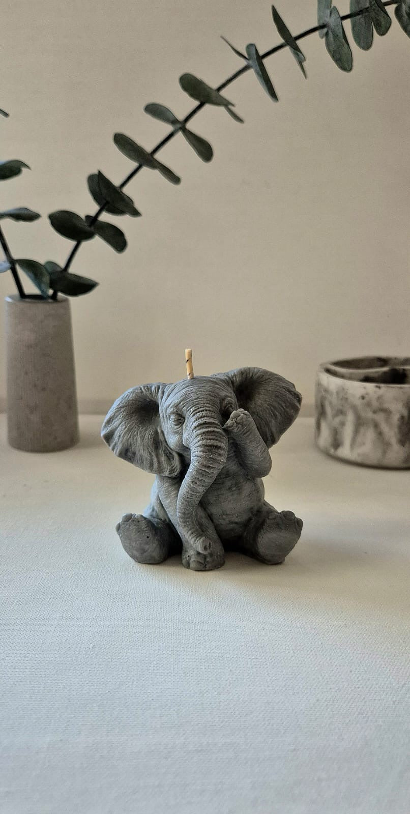 Vela decorativa de elefante con un toque de aroma Palo santo