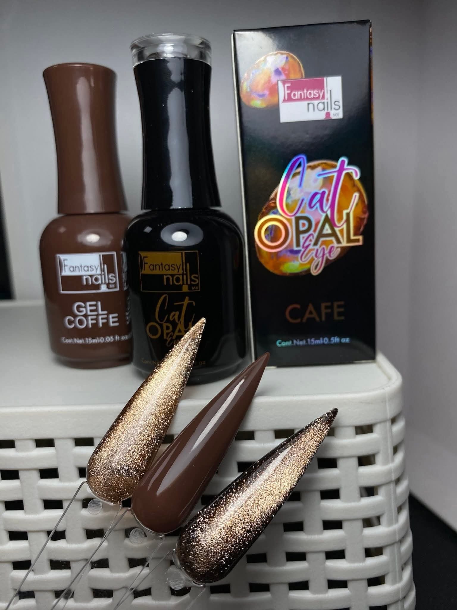 21178 Cat Opal Eye Fantasy Nails