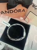 P62 Brazalete cubana ovalada Incluye caja. Material: Baño de plata.