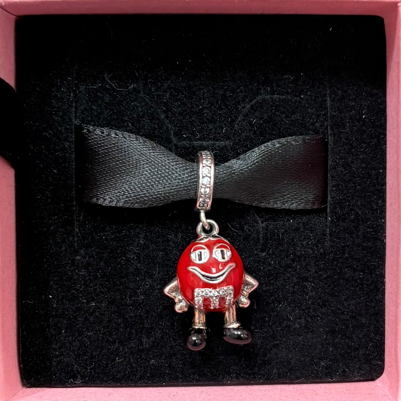 CHP233 Charm M&M’S rojo.