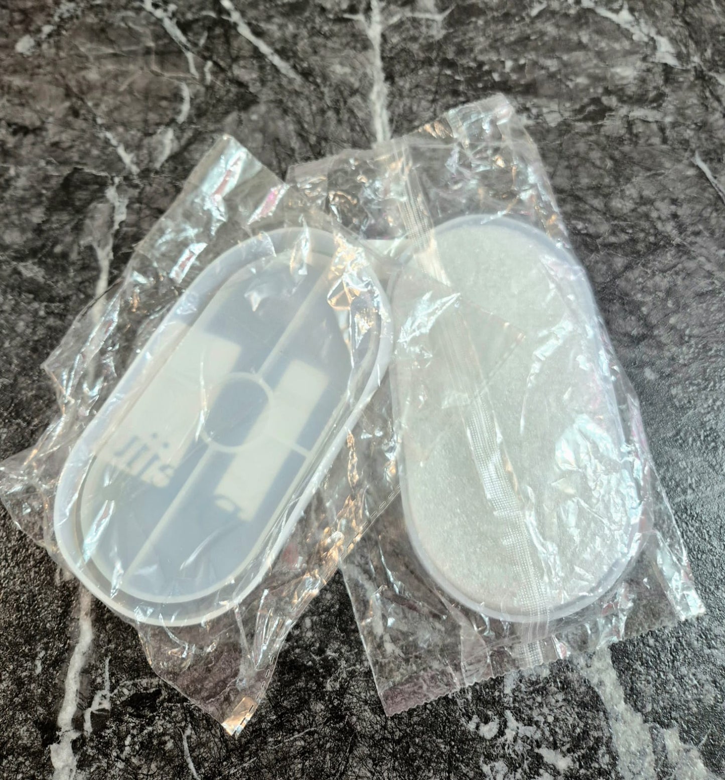 Molde de silicona para elaboración de base de yeso o resina.