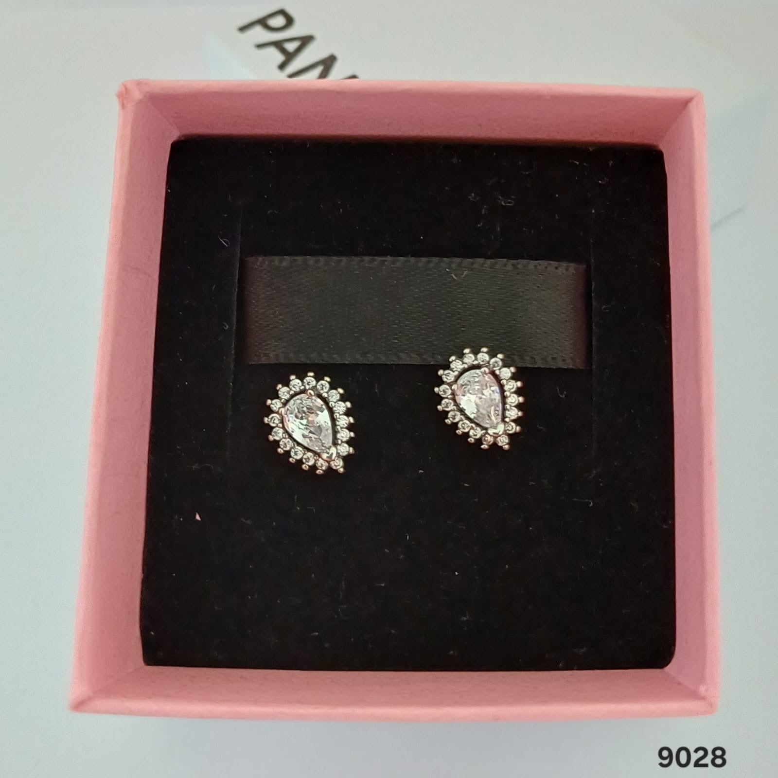 9028 Aretes estilo Pandora Incluye caja