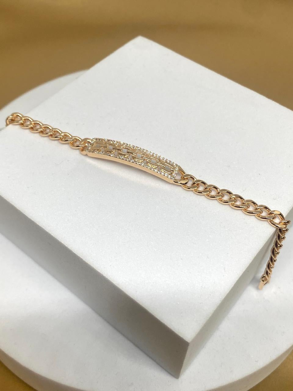P2678 Pulso con placa Material: Oro laminado 18k