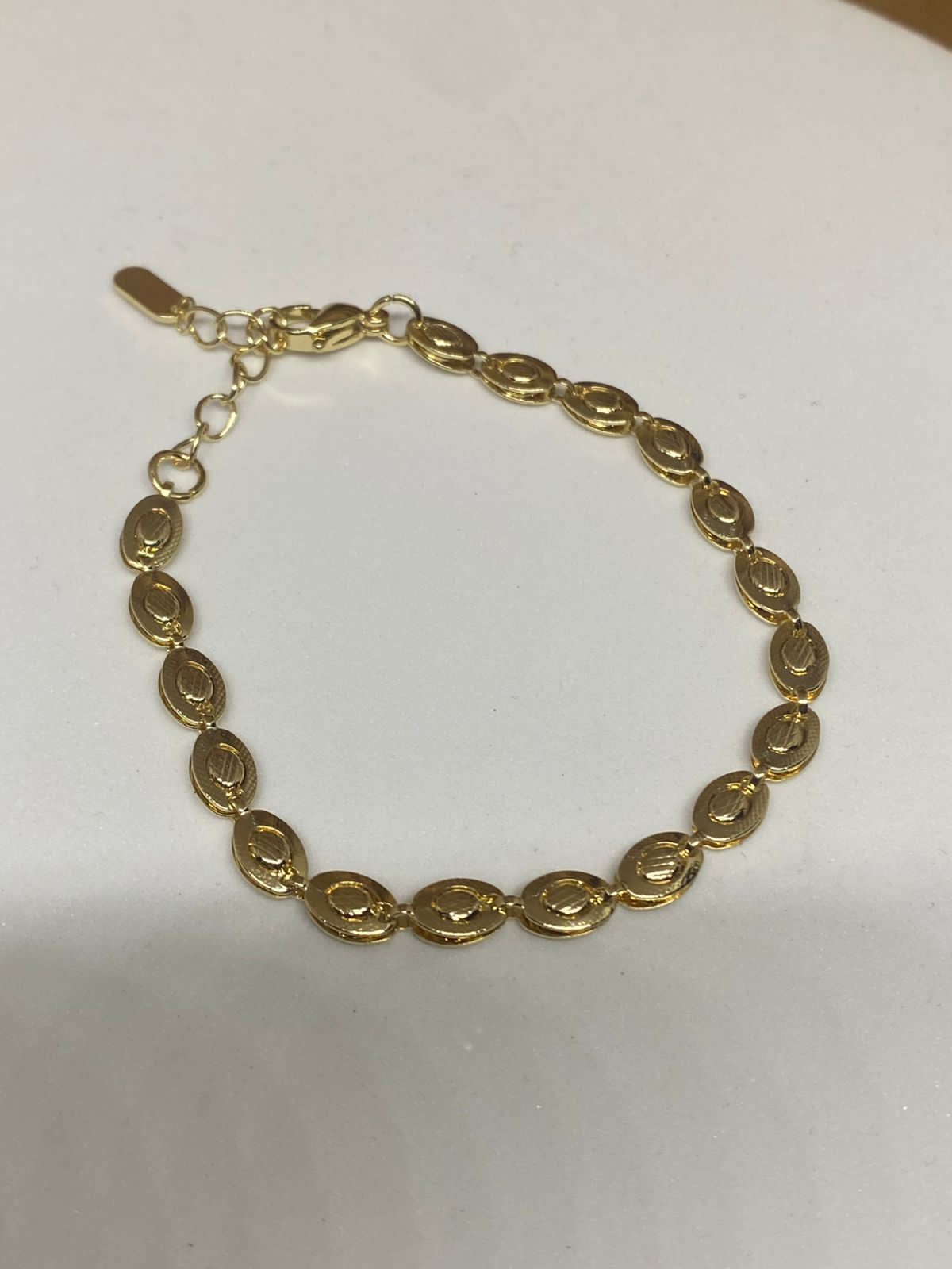 P26225 Pulsera semilla   Material:Oro Laminado 14k.