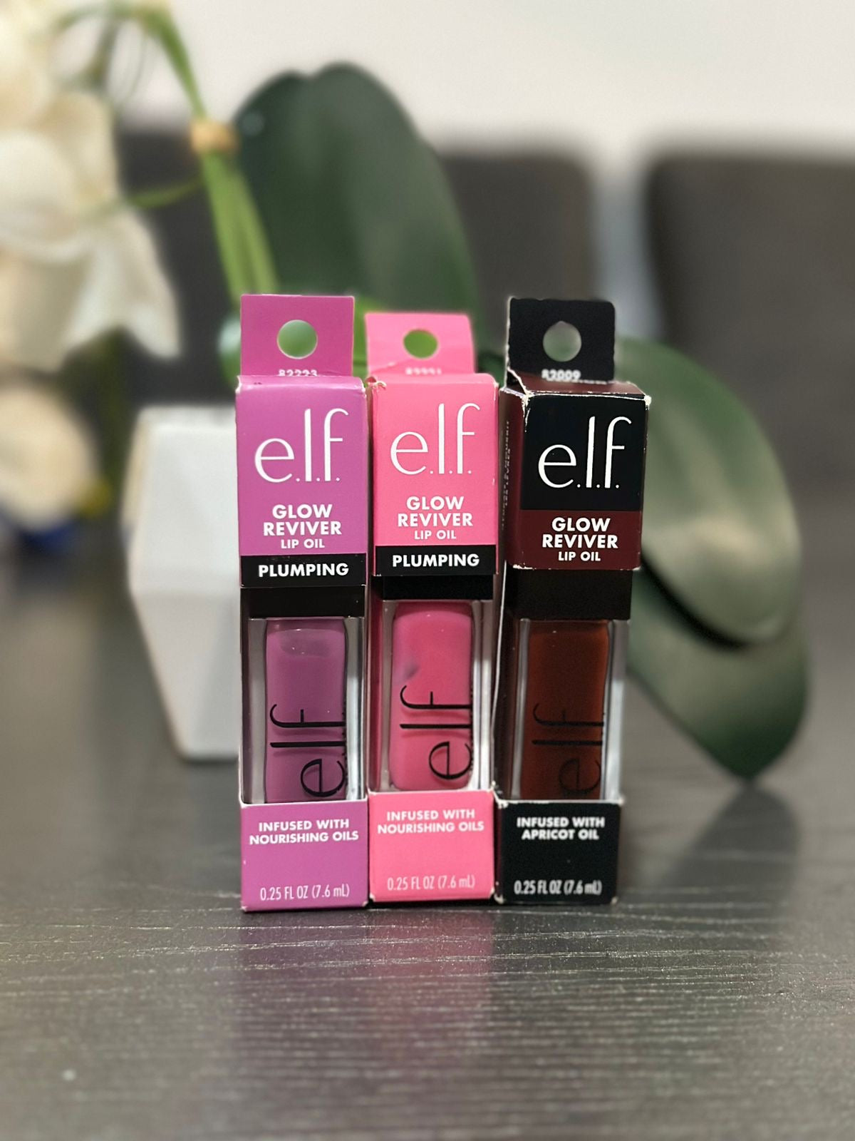 1371  Lip oil glow