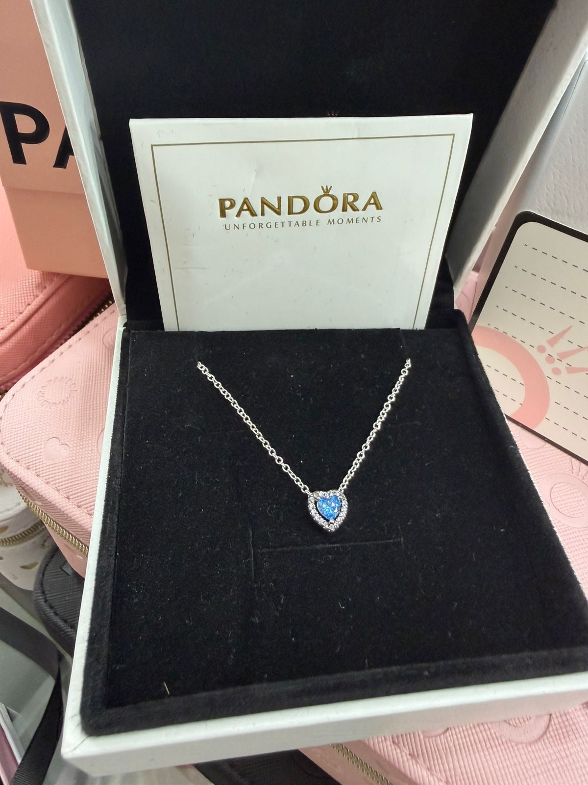 Collar Corazón estilo Pandora S925 Incluye caja y paño de limpieza.