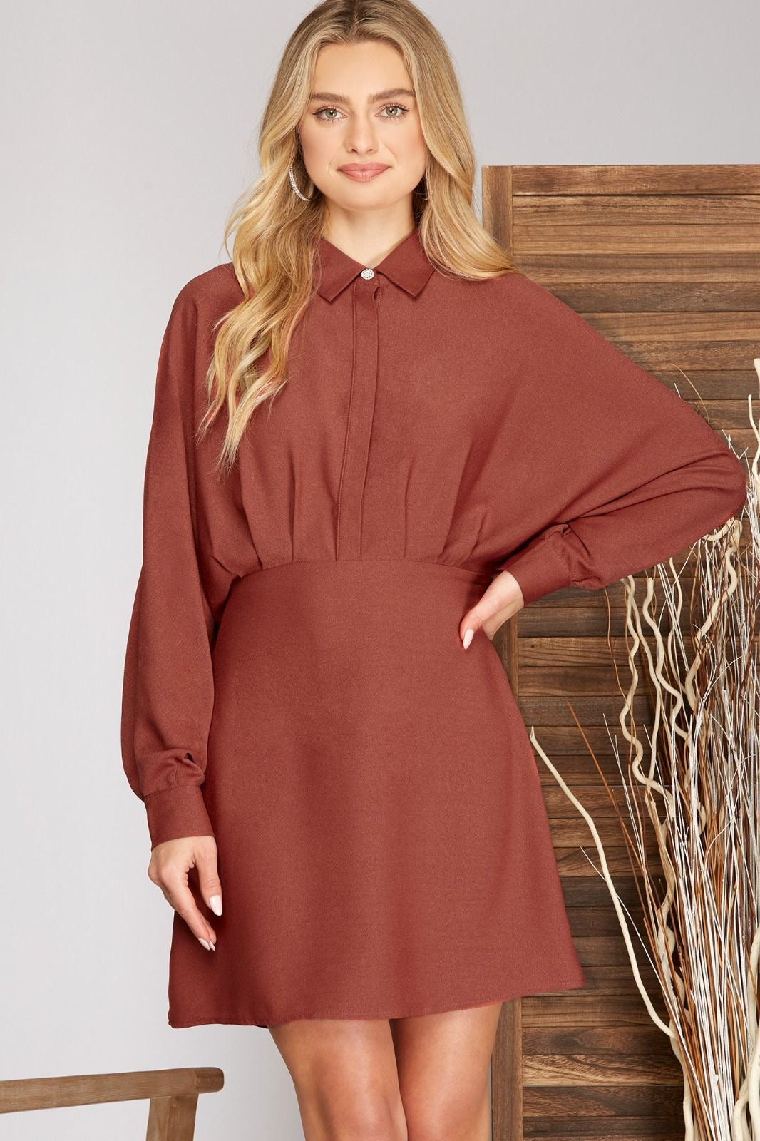 Vestido corto manga larga