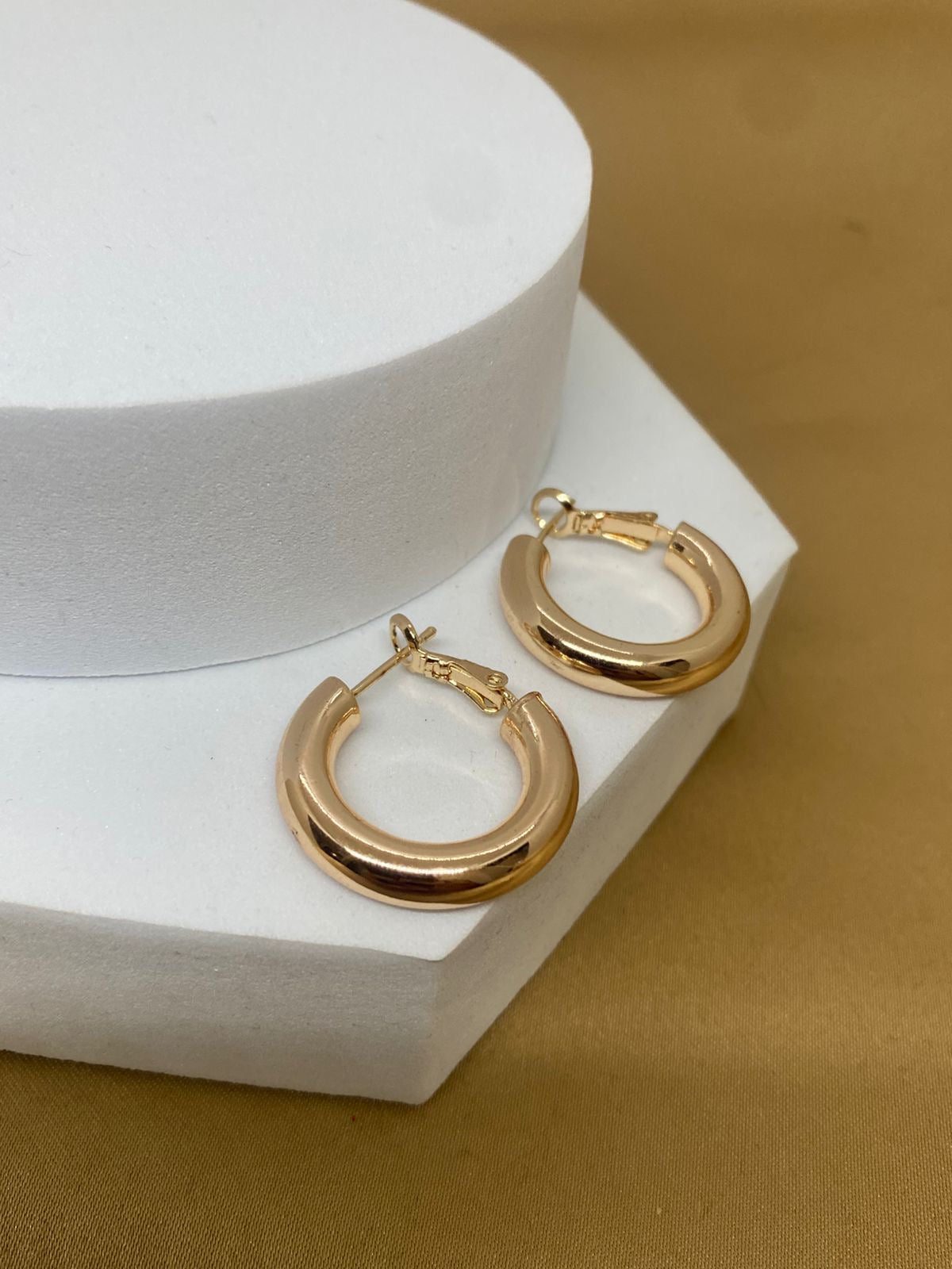 A26522 Arracada doña   Material: Oro laminado 18k