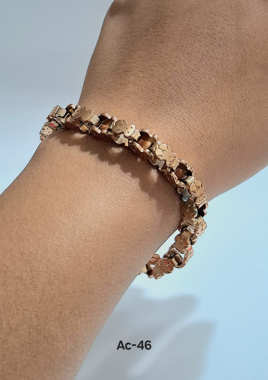 Ac-46 Brazalete en acero inoxidable.