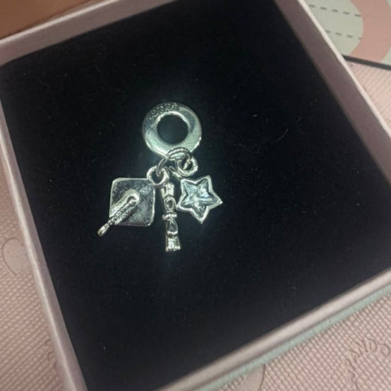 Charms colección Graduación 🎓