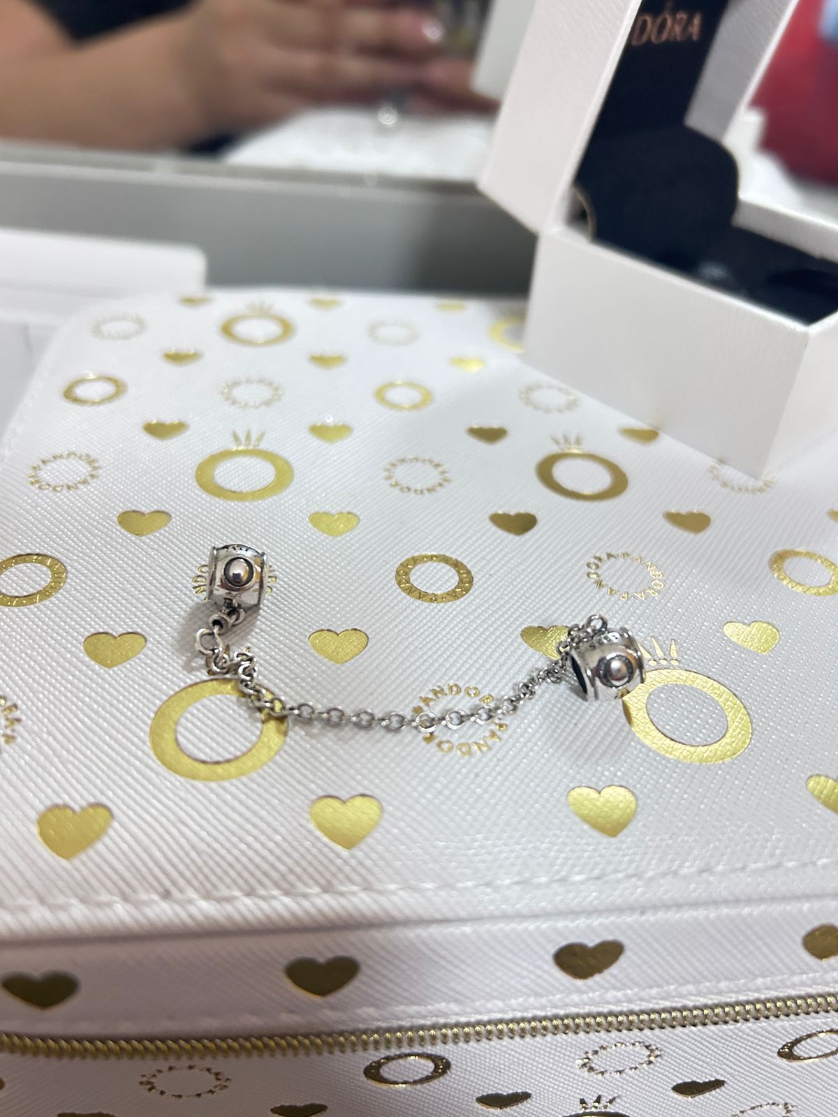 Colección Cadenas de seguridad.