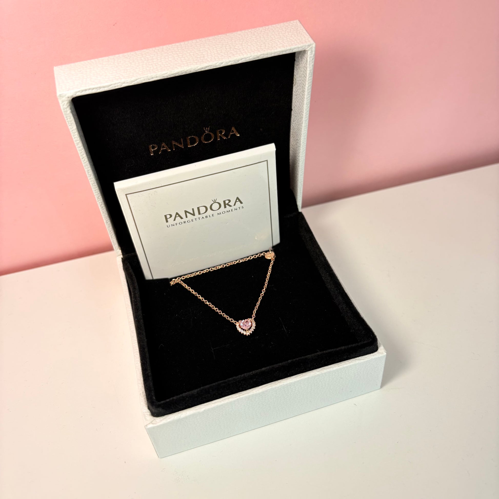 CI11 Collar Corazon Rosa Gold Incluye Caja y paño de limpieza.