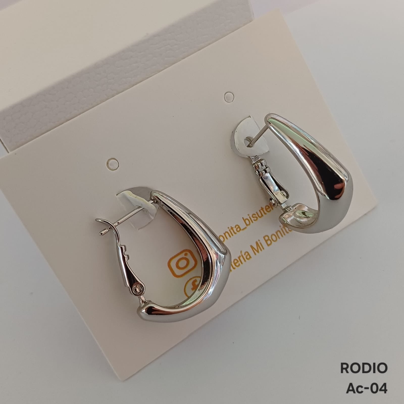 Mb-04 Arracada en rodio