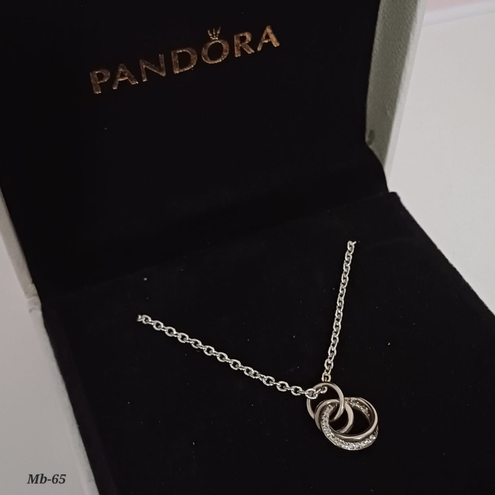 MB-65 Collar estilo Pandora Incluye caja y paño de limpieza.