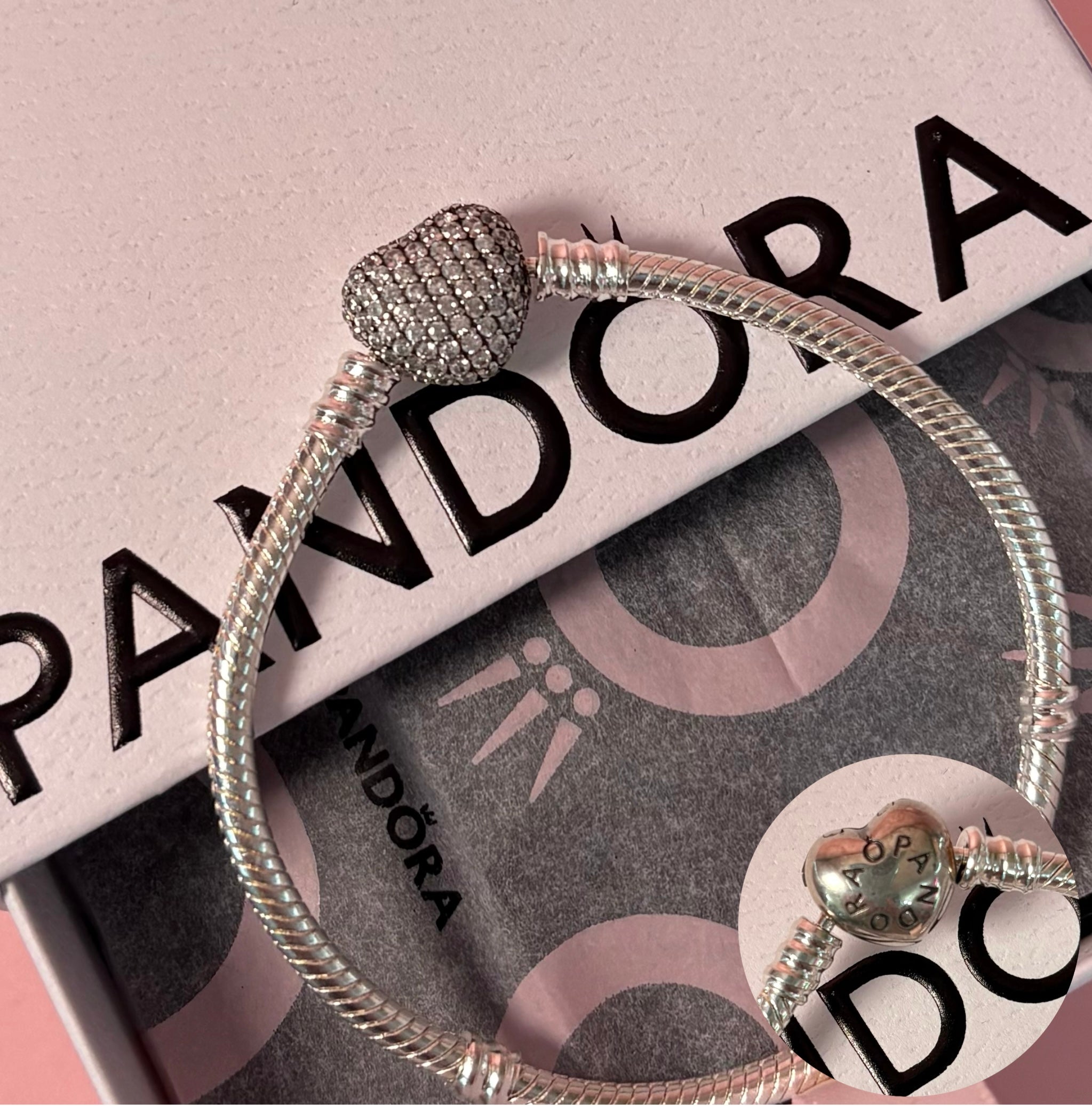 P23 Brazalete estilo Pandora Incluye caja. Material: Baño de plata.