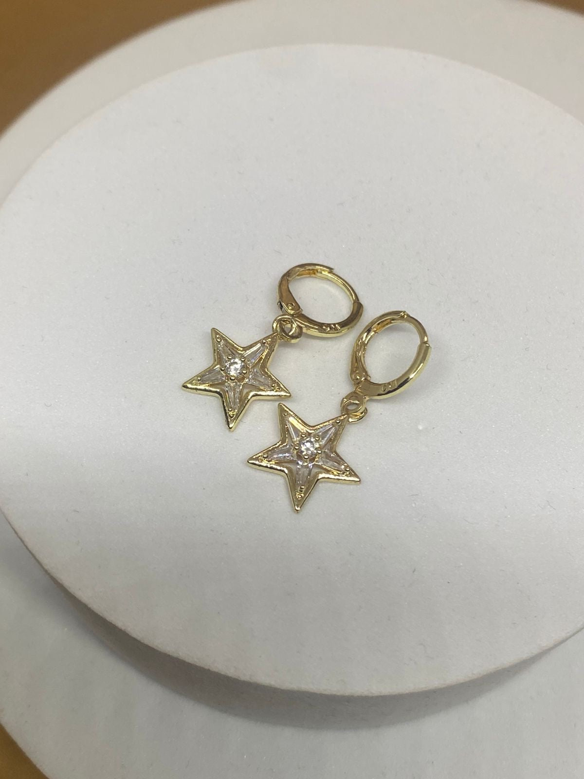 A26187 Arete estrella               Material:Oro laminado 14k.