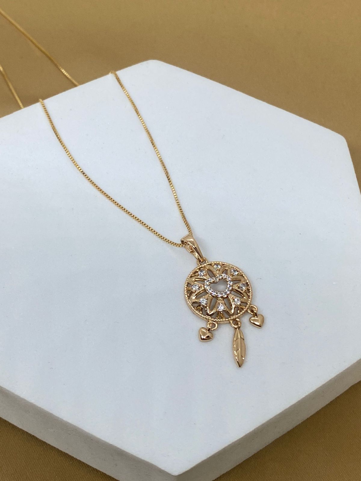 C26544 Collar de atrapa sueños  Material: Oro laminado 18k