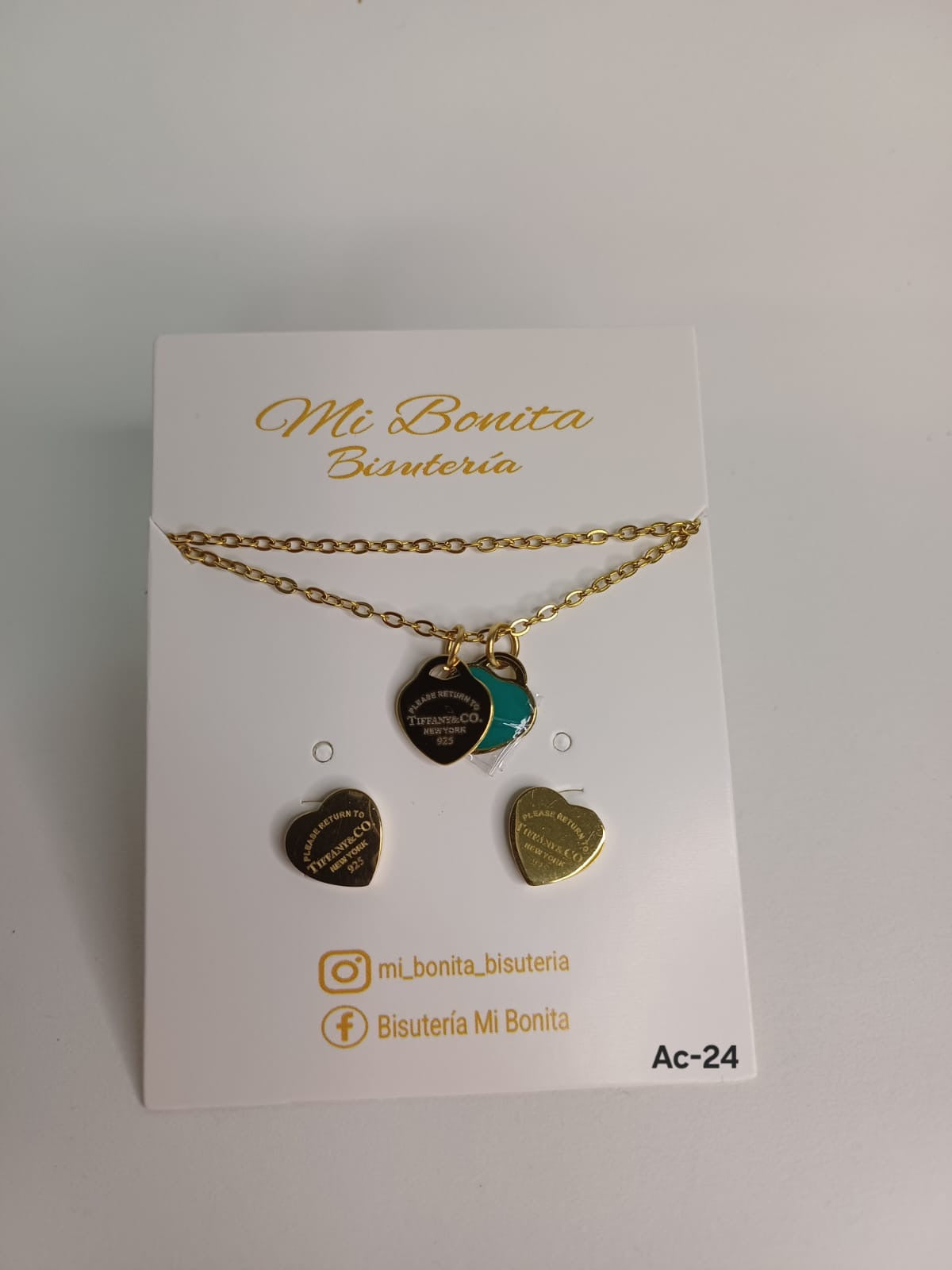 Ac-24 Set de Aretes y Collar en acero inoxidable.