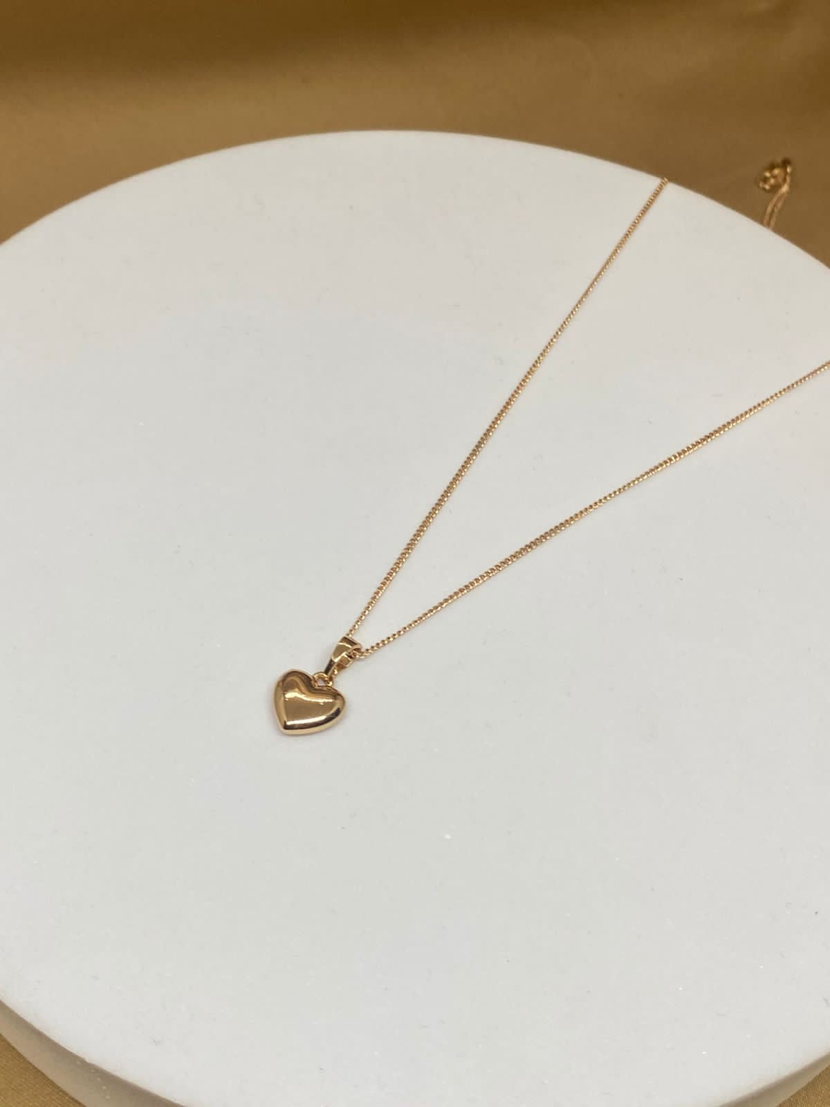 C26236 Collar corazón liso     Material: Oro Laminado 18k .