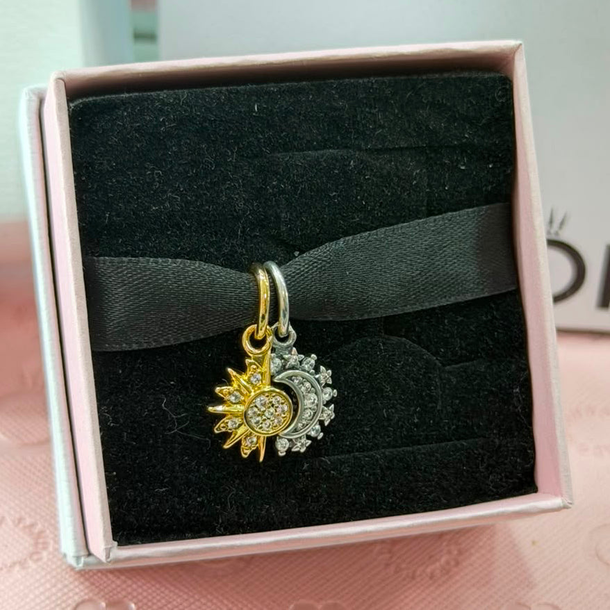 Charm Colección Cósmica.