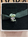 CHP034 Charm snoppy corazón rosa