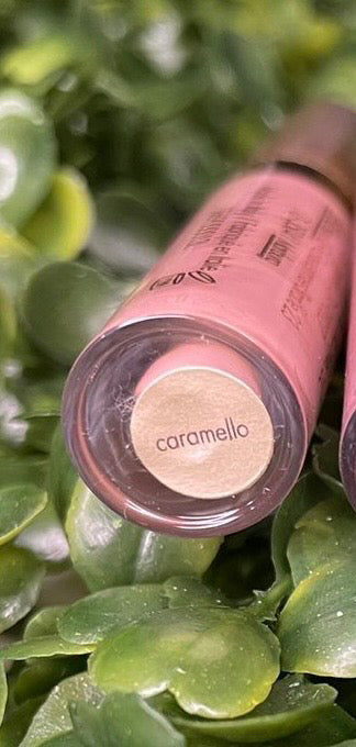 Labial stila tono caramello
