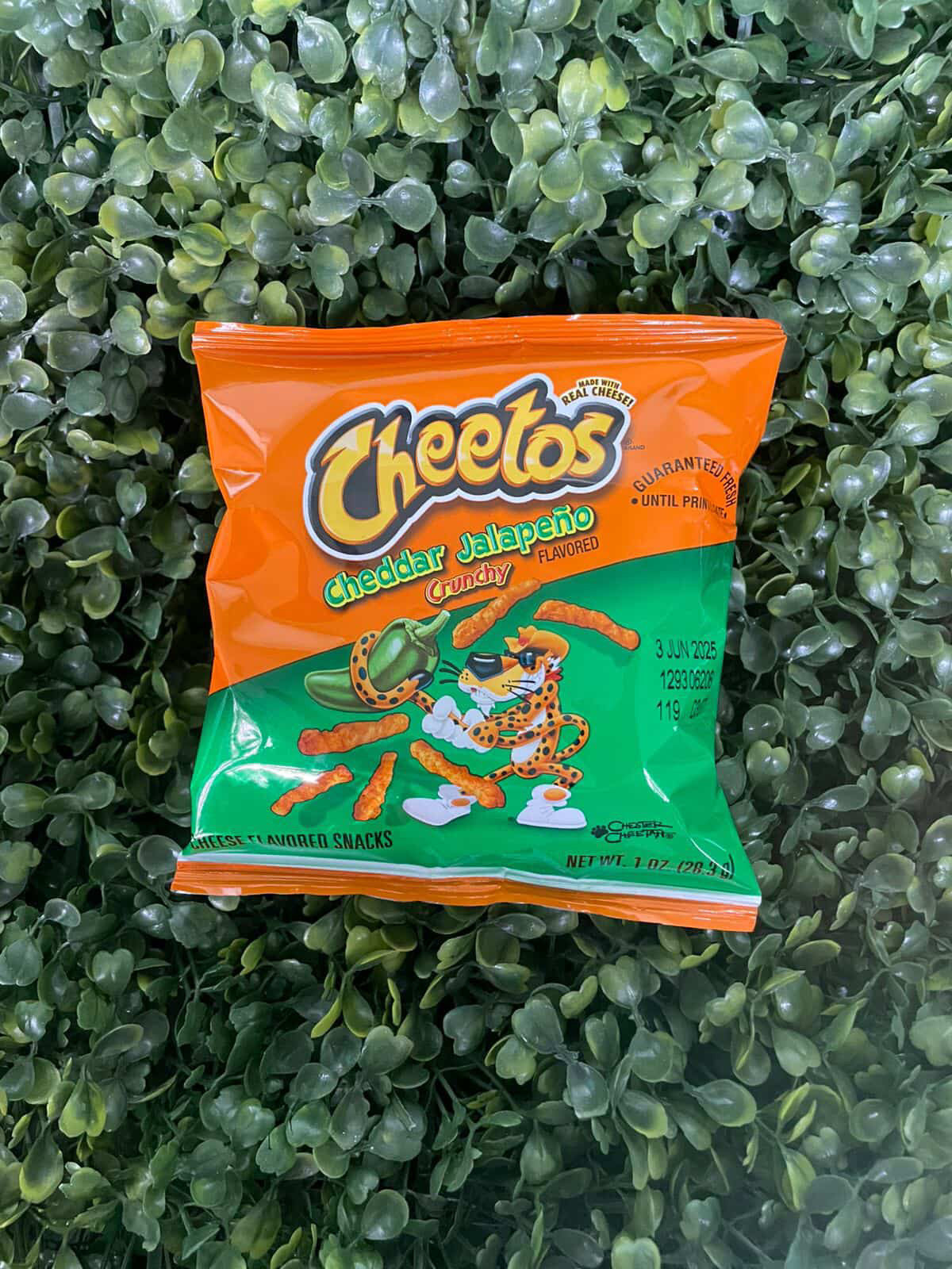 Cheetos cheddar jalapeño 1oz
