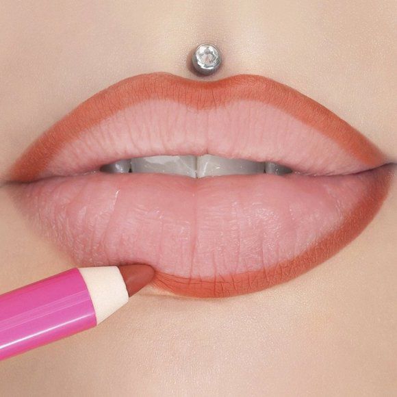 Delineador para labios jeffree star tono allegedly