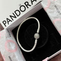 P07 Brazalete estilo Pandora incluye caja. Material: Baño de plata.